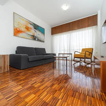 Apartment Cozy 3 Bedroom Flat Center *