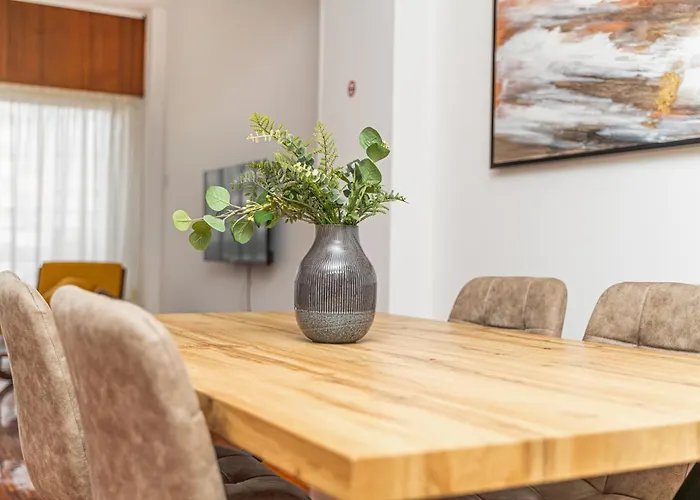 Cozy 3 Bedroom Flat Center